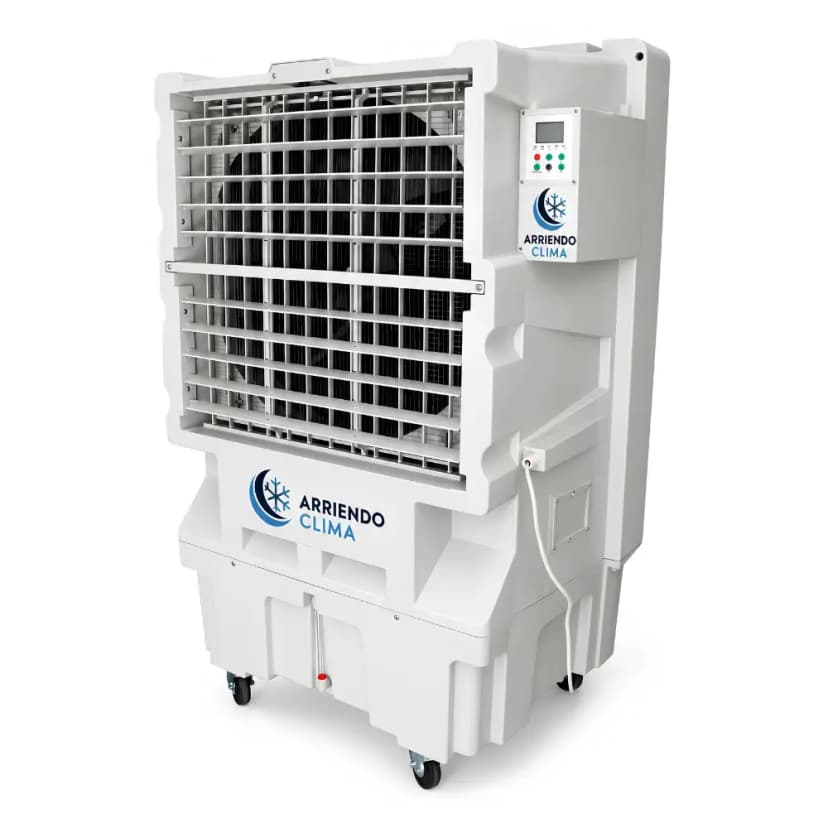 Arriendo de Enfriador de Aire Evaporativo móvil industrial blanco modelo IK de 12000 m³/h con ruedas y panel digital, aislado sobre fondo blanco.