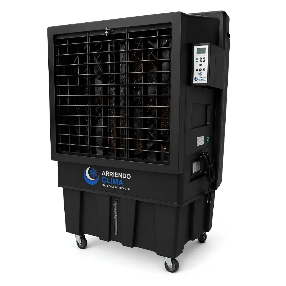Arriendo de Enfriador de Aire Evaporativo móvil industrial negro modelo IK de 26000 m³/h con ruedas y panel digital, aislado sobre fondo blanco.
